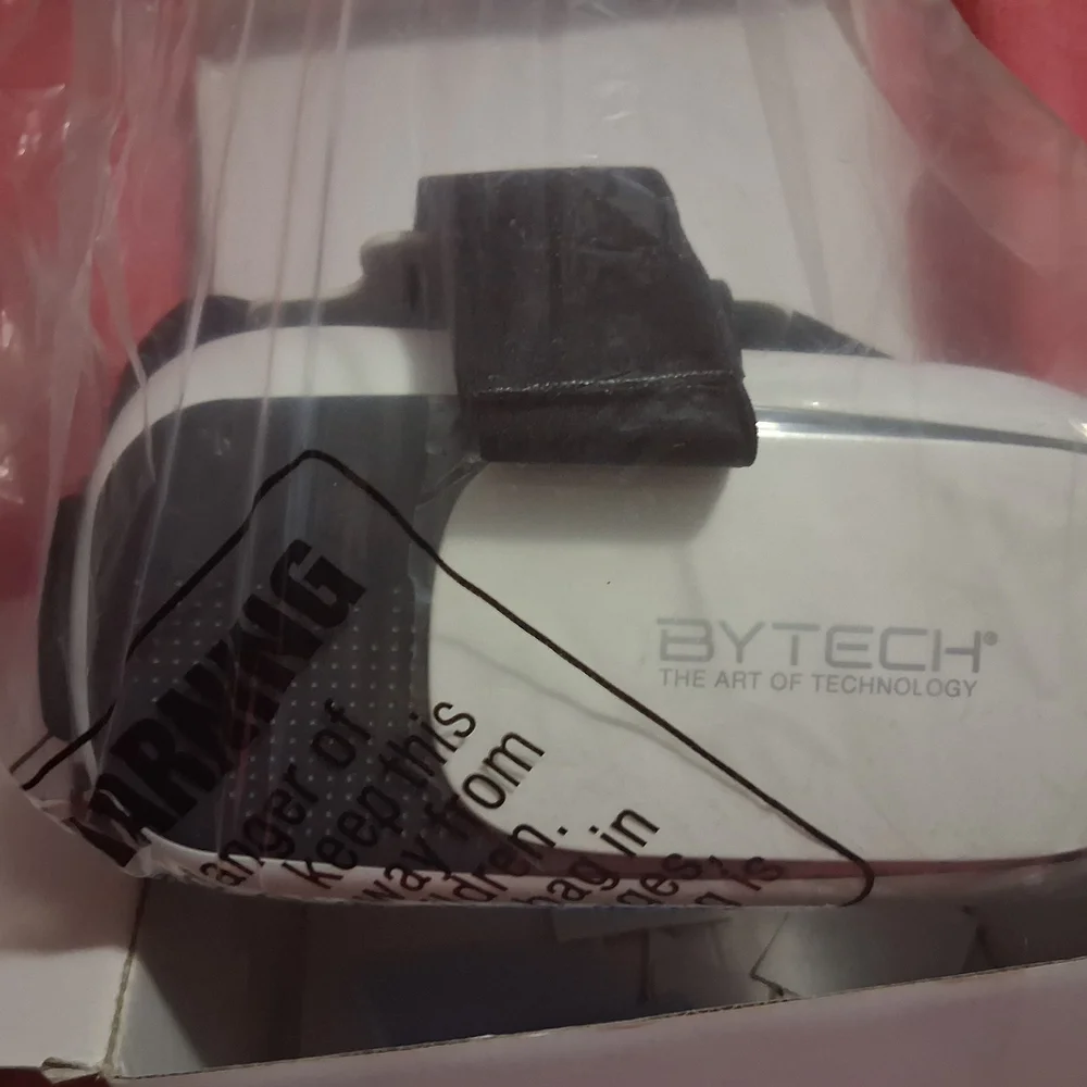 Insight Universal Smartphone VR Headset - White & Black